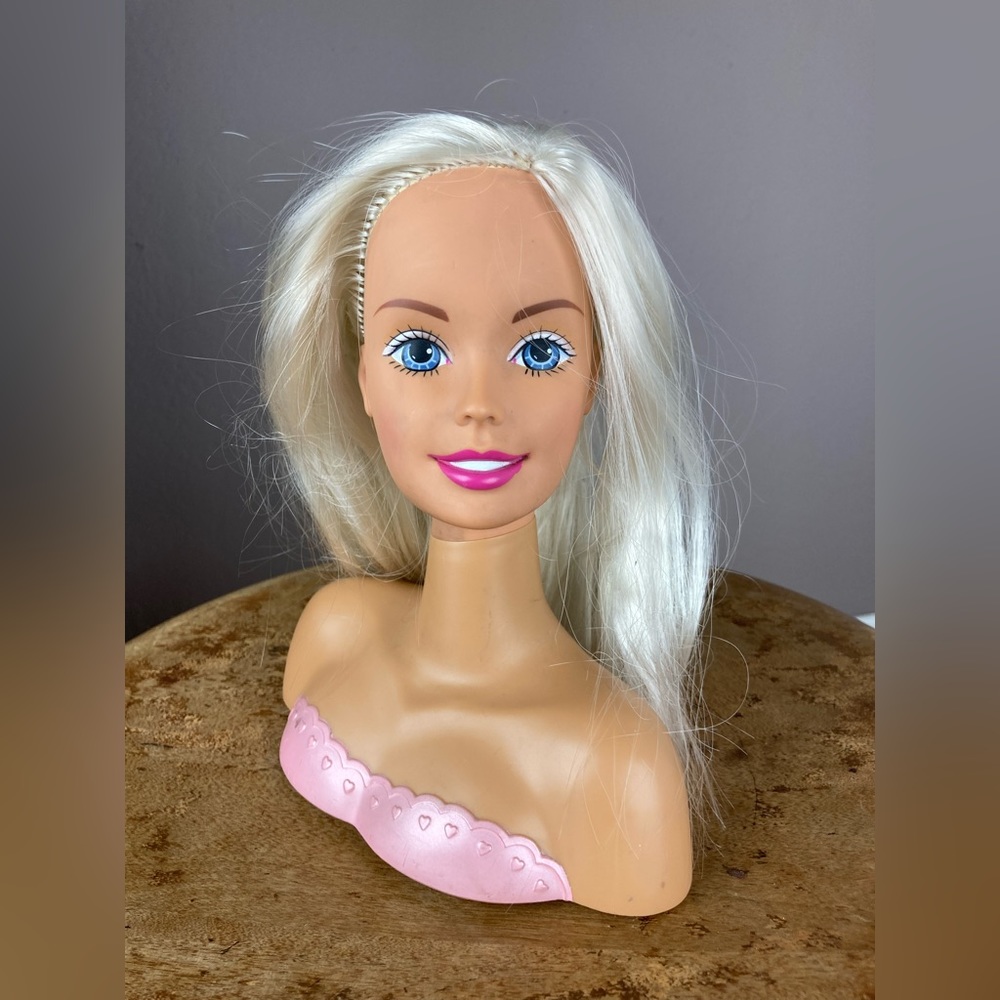 1999 Mattel Barbie Styling Head